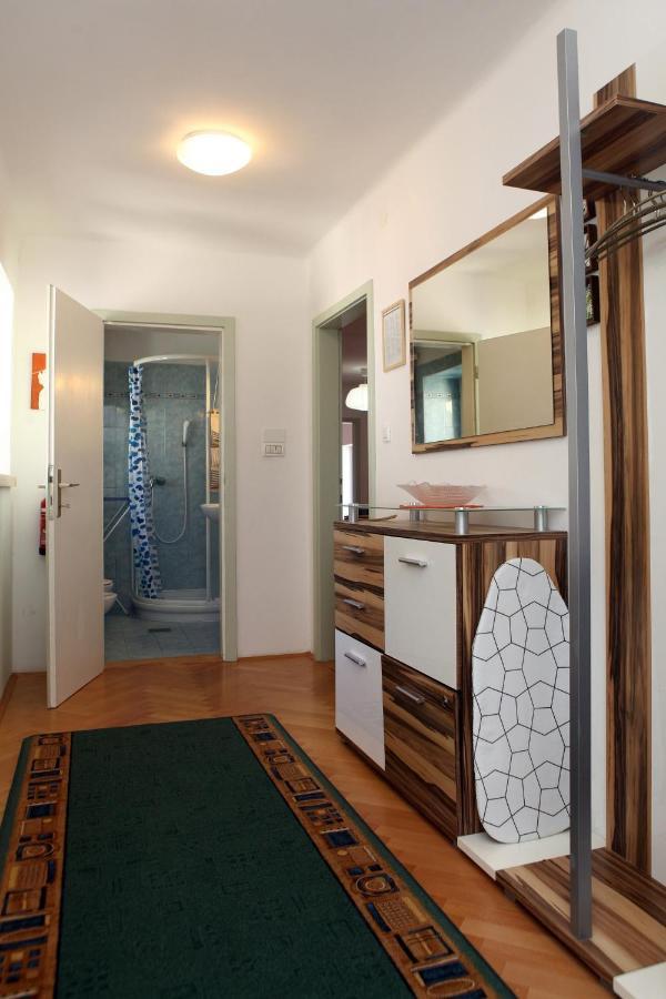 Spacious Piran Central Apartment For 5 Pax Bg Exterior photo